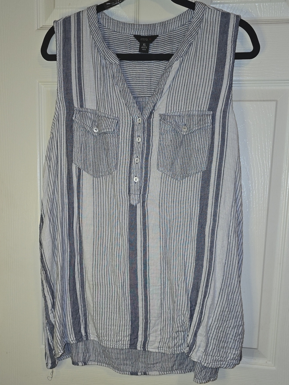 intro.‎ Striped Sleeveless Henley Top - Blue & White